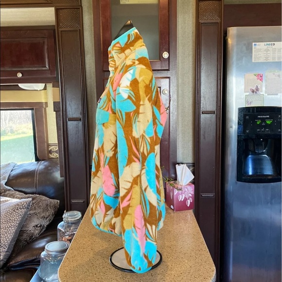 Women’s Patagonia Synchilla Snap-T Pullover - Picture 6 of 10